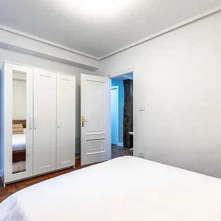 Stylish 4 Double Rooms, 公寓