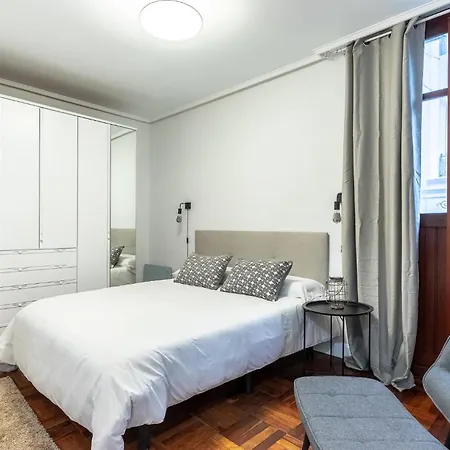 Apartment Charming 4 Double Bed Steps From The Old Town *