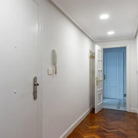 Charming 4 Double Bed Steps From The Old Town