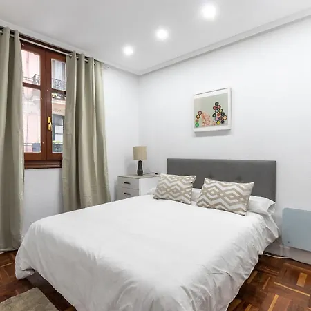 Charming 4 Double Bed Steps From The Old Town