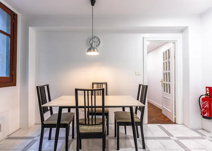 شقة Stylish 4 Double Rooms,