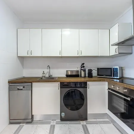 Stylish 4 Double Rooms, Lägenhet Bilbao