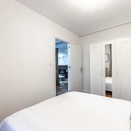 Charming 4 Double Bed Steps From The Old Town 아파트 빌바오